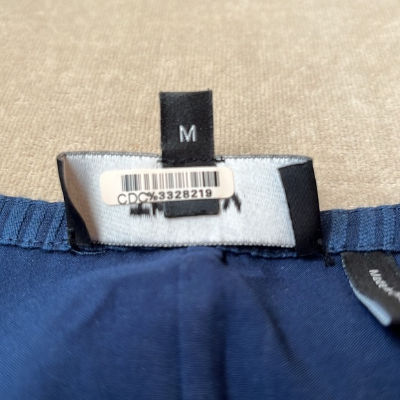 Theory Navy Sleeveless Blouse Size Medium - Picture 8 of 9